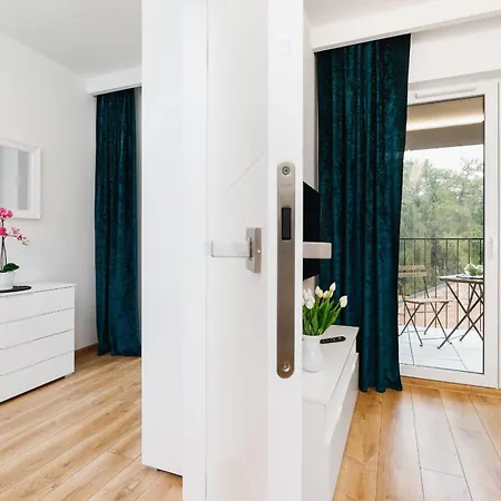 Daire Rakowicka Modern With Bathtub By Renters Krakow